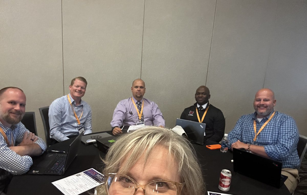 𝕋𝕖𝕣𝕣𝕚 ℍ𝕒𝕝𝕝, ℂ𝔼𝕋𝕃® tweet media