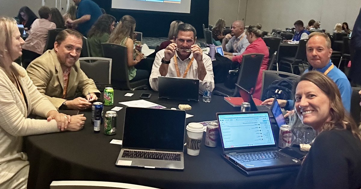 𝕋𝕖𝕣𝕣𝕚 ℍ𝕒𝕝𝕝, ℂ𝔼𝕋𝕃® tweet media