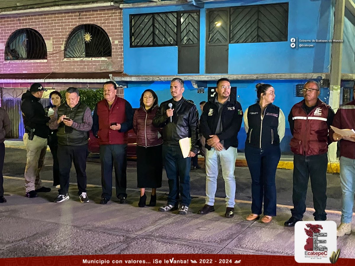 SAEcatepec2025's tweet photo. Por instrucciones del alcalde, @FerVilchisMx, titulares de diversas áreas de gobierno de #Ecatepec, asistieron al informe de trabajo que cada martes se realiza en Polígonos II. https://t.co/tZdsKQqln0