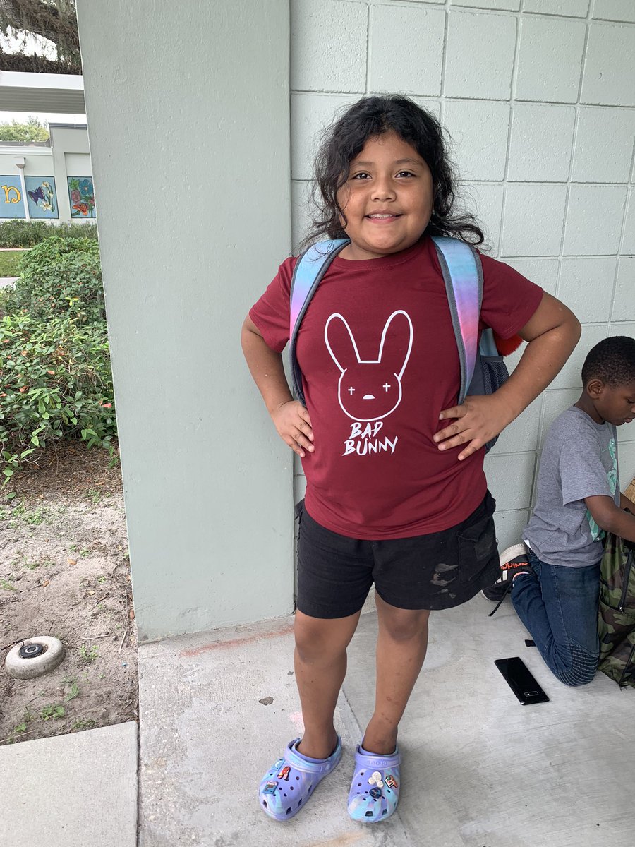 DaisyQR1's tweet photo. 🎵 @HCPS_Trapnell shows love for Música Latina 🎵 #HispanicHeritageMonth https://t.co/1lPv9Wtlkb