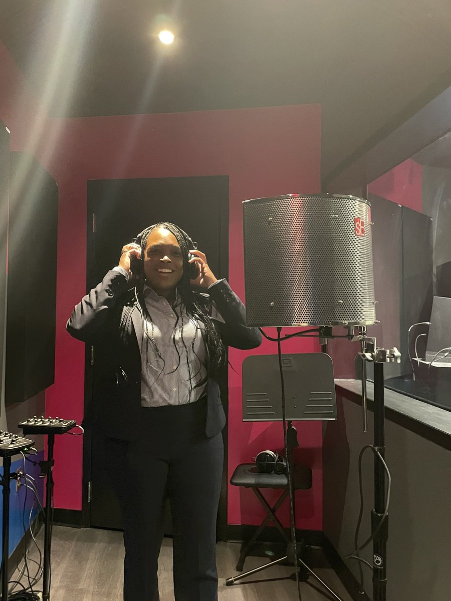 GCSchoolsNC's tweet photo. #BetterTogetherGCS | Visitors from the @CarnegieFdn also had the chance to visit the @NotesforNotes studio at @PGSA_HP! 🎧 https://t.co/tPXj0KGjDa