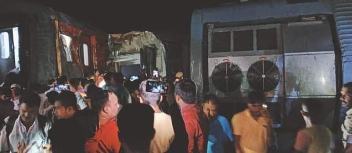 thejoy_Chkrbrty's tweet photo. Yet another train accident near baixar Bihar. Deeply saddened by the news. Train Accidents have become serious concerns now. 
Millions and millions of passenger travel daily through train in India. One can't put their lives on risk. Government Need to put in some hard measures. https://t.co/o1VMnm6UJX