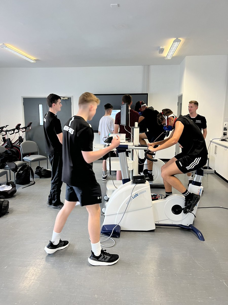 stteilos_PE's tweet photo. Massive thank you to @cardiffmet for having our A-Level pupils for a student study day. Lots of fun had and loads of knowledge gained using specialist equipment.🫀🫁🧠 We throughly enjoyed! #TeamTeilos #TeamPE https://t.co/GSYwVCypkl
