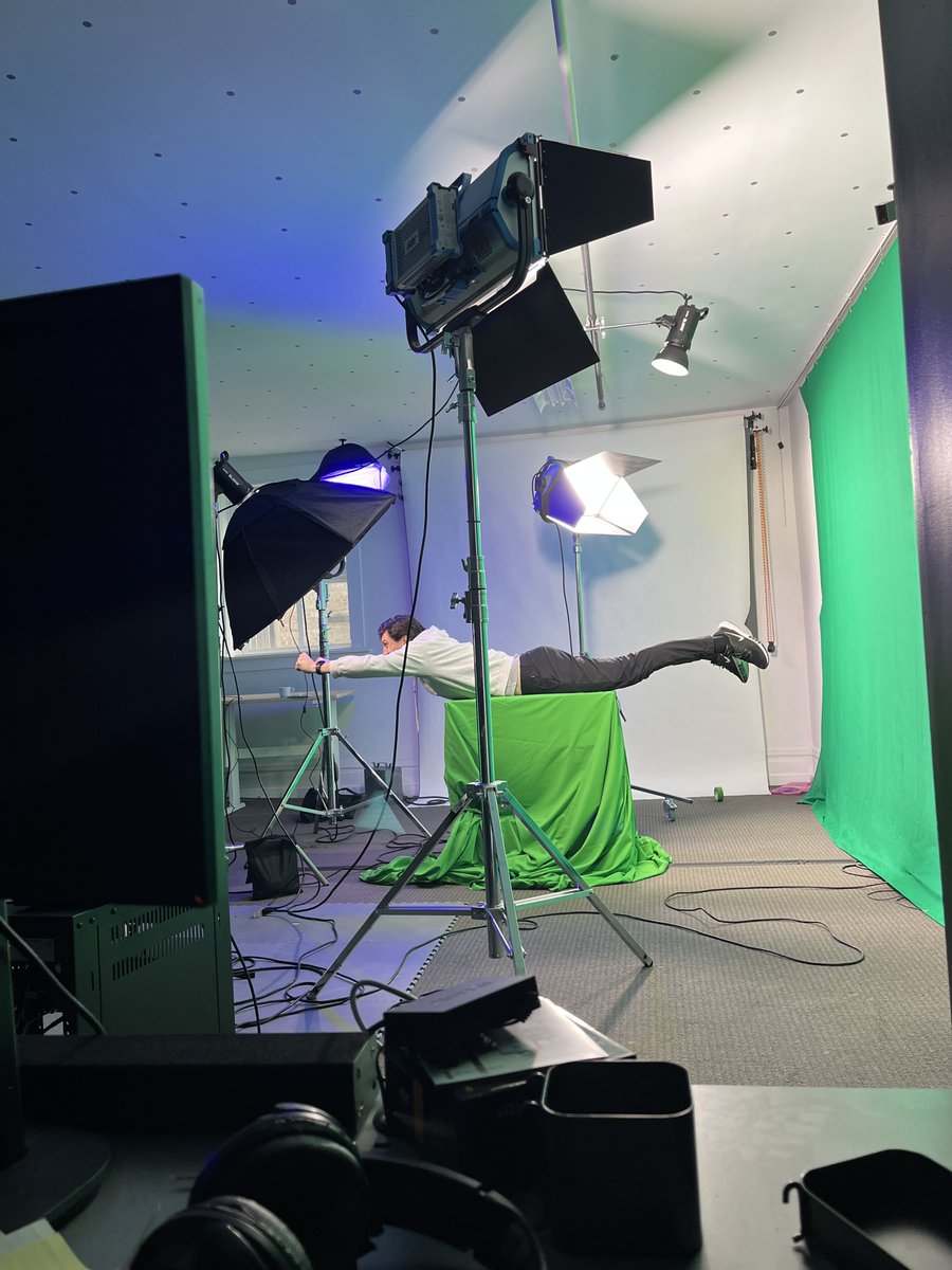 copilotxr's tweet photo. Nothing to see here....just another day in the office. https://t.co/kPOs1xDFyt