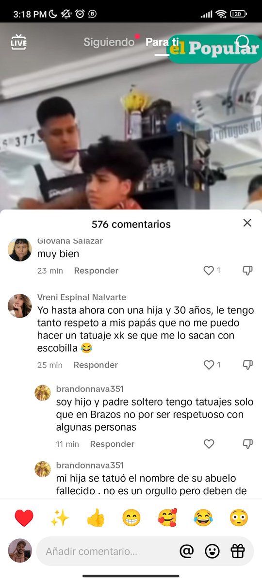 Distrado's tweet photo. Padre golpea a su hijo por no quererse cortar el cabello

Los peruanos: https://t.co/Ngf55aF6m6