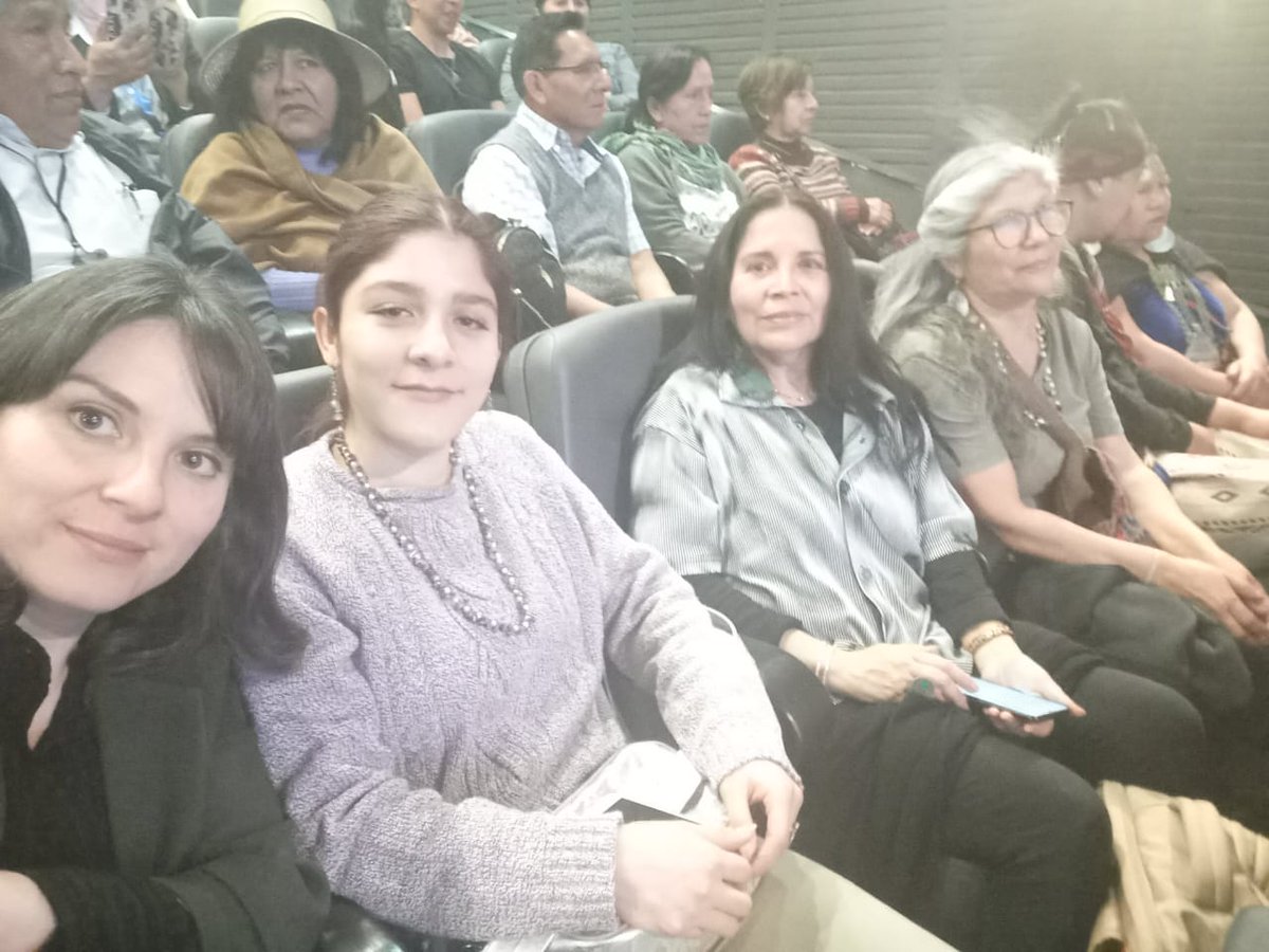 Dignas representantes de nuestro Pueblo, en la ceremonia de promulgación de la integración a la Ley del Pueblo Selk'nam.
Ksorrem selk'nam nam¡¡   <a href="/JorgeFlies/">Jorge Flies</a> <a href="/GabrielBoric/">Gabriel Boric Font</a> <a href="/umag/">umag</a> <a href="/UCSH_oficial/">UCSH</a> <a href="/arielleonbacian/">ariel leon bacian</a> <a href="/VamosFueguinos/">Alejandro Núñez Guerrero</a> <a href="/kfierrobrstilo/">Karim Fierro B 🫰🏻</a> <a href="/muniprimavera/">Muni de Primavera</a> <a href="/MuniTimaukel/">I. Municipalidad de Timaukel</a>