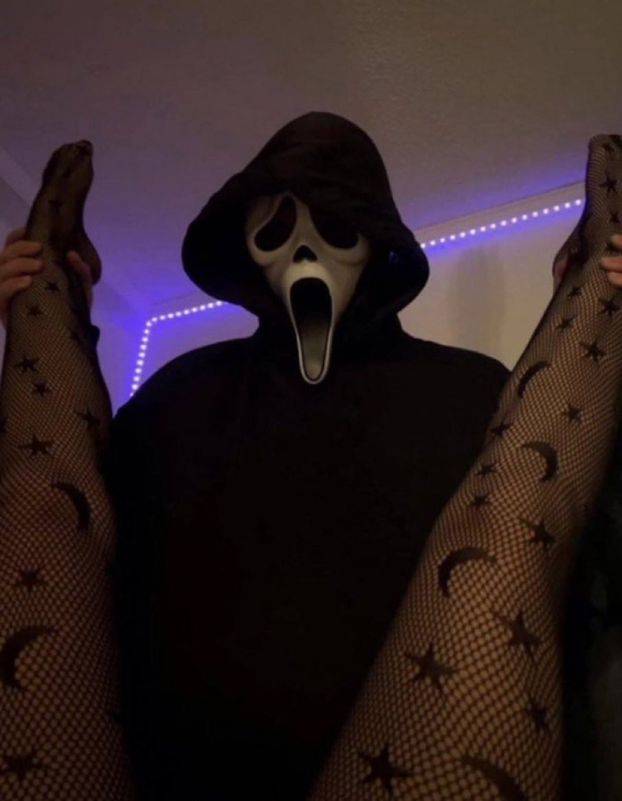 freakyorigins's tweet photo. Spookie Szn 💎 https://t.co/4xXpKfPeBH