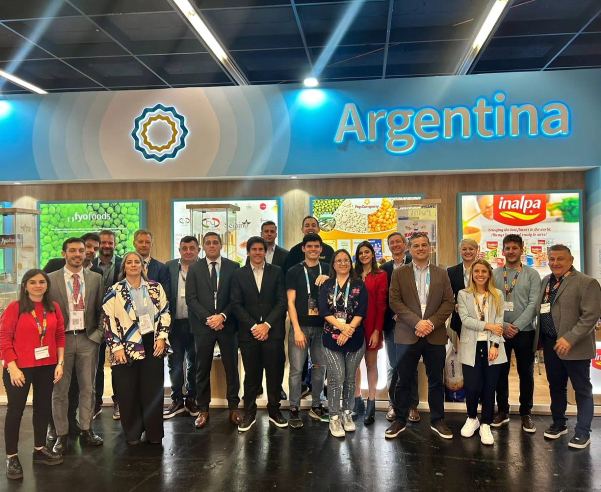 SantaFeGlobal's tweet photo. ➡️ Continúa Anuga 2023 con la participación de 29 empresas santafesinas en total, 23 en forma de expositores y 6 de visitantes. En esta edición, Argentina cuenta con más de 1.000 m2 a disposición para que las empresas exhiban sus productos. https://t.co/Q6LwFyF20u