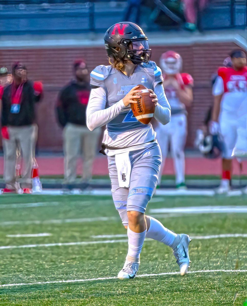 NashvilleAABowl's tweet image. 1️⃣ QB spot open for the Nashville All American Bowl! Who deserves an invite? 👀

#NashvilleAABowl #AllAmerican #Nashville #QB1