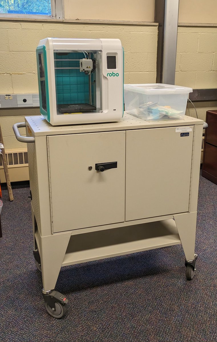 VTurner8's tweet photo. 3D printer training with the media specialists and a new setup for one of the high school teachers!
#titanmakers https://t.co/ZGTSrsxX4Z
