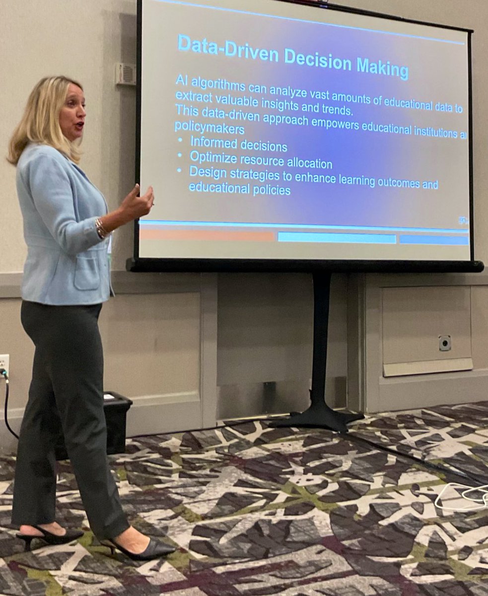 𝕋𝕖𝕣𝕣𝕚 ℍ𝕒𝕝𝕝, ℂ𝔼𝕋𝕃® tweet media