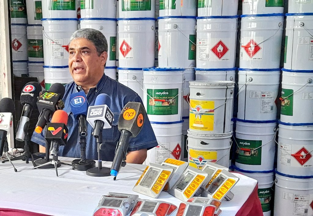 GuaraLuisJonas's tweet photo. #DeInteres 🛑|🚥👷🏻‍♂️Conoce algunos detalles de planes dispuestos por alcalde @LuisJonasReyes a través de @amtteniribarren en materia de: 👇🏼
☑️Semáforos 
☑️Demarcación y señales
☑️Modernización de paradas 
Acciones complementarias del ámbito de transporte
#11Oct 
#JuventudPatriotica https://t.co/osLvYVmaOL