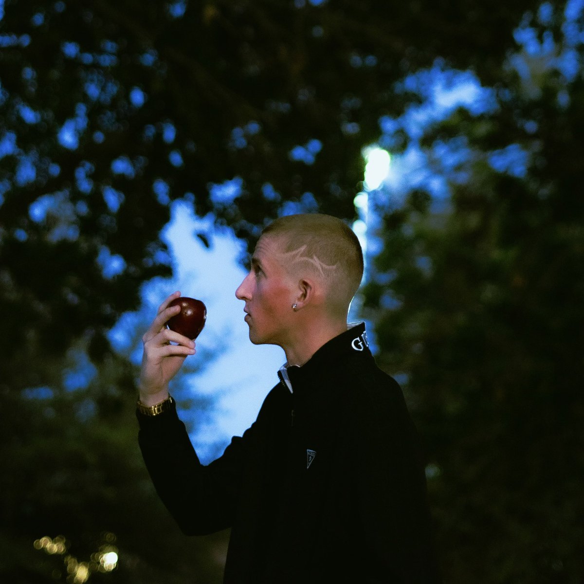 tha1troy's tweet image. Toast to the next chapter 🥂 The journey continues, it’s only up from here! Thank you for all the birthday wishes 🖤 #Chapter26
