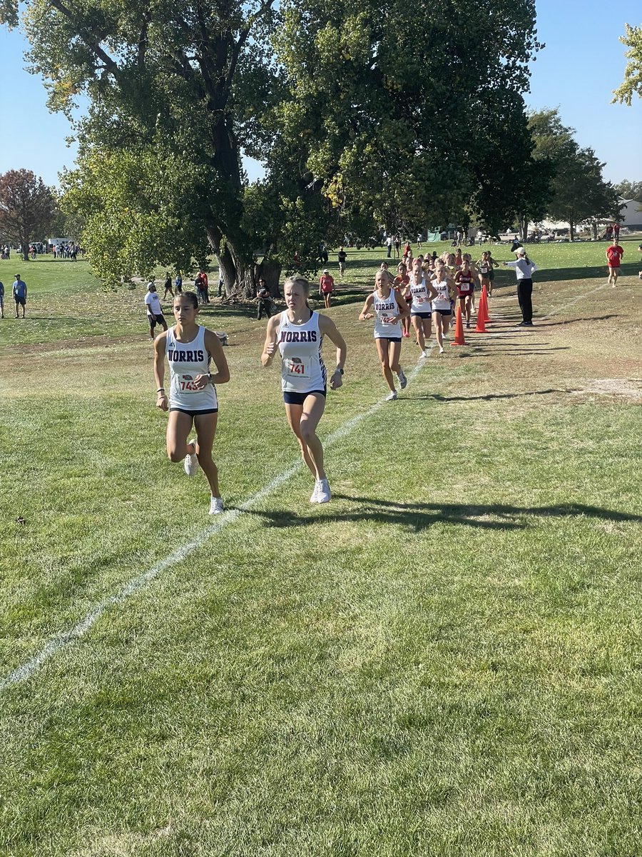 rrgoracke's tweet photo. @XcTitans Girls District race is off!!  Good Luck Ladies!! https://t.co/ByMME22tfp