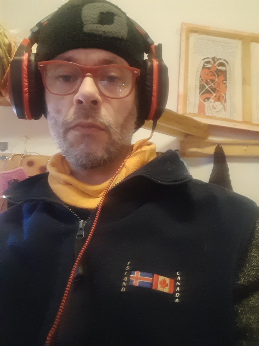 KarlssonEinar's tweet photo. I have been to Iceland but never been to Canada https://t.co/9o8kPanswR