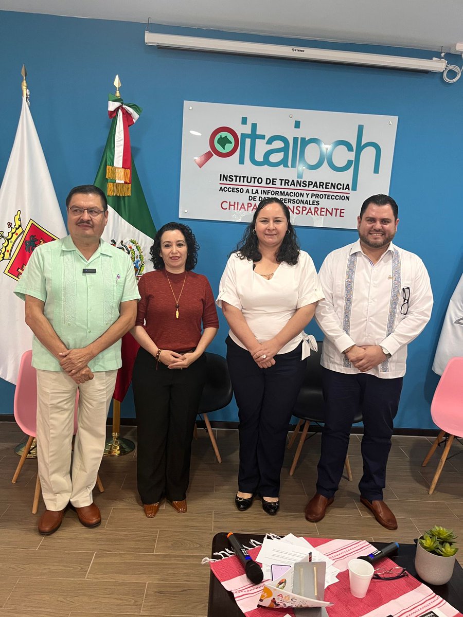 CpcChiapas's tweet photo. Representando al @cpcchiapas y a invitación del @ItaipChiapas el Dr @RRiosZenteno acompañado de la Consejera Maritza Pintado, participó en el Conversatorio “Mejores prácticas de datos abiertos y su utilidad social" del #DATACON2023
https://t.co/PLe2a8p0EO
#ChiapasSinCorrupción https://t.co/vzShDFD17V