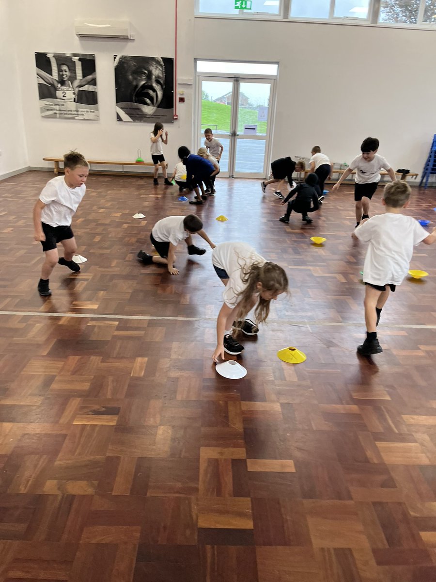 DeltaEGarforth's tweet image. How fit are you? 🫵 Year 2 are super fit, check out are fitness class today #warmupgame Dishes and Domes #starjumps #tuckjump #heelkicks #highknees #situps 😮‍💨😮‍💨😮‍💨