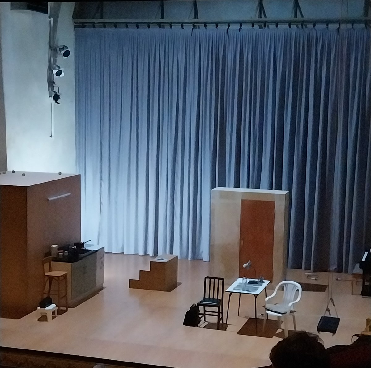 clfoxy1's tweet photo. Home ( &amp; wrecked ) after seeing the incomparable Andrew Scott in Vanya - my third time, having seen him in Hamlet &amp; Sea Wall. He had the audience enthralled from start to finish, such a talent.
Probably my favourite stage actor 
#vanya #andrewscott #dukeofyorks https://t.co/nQfzsbeaAQ