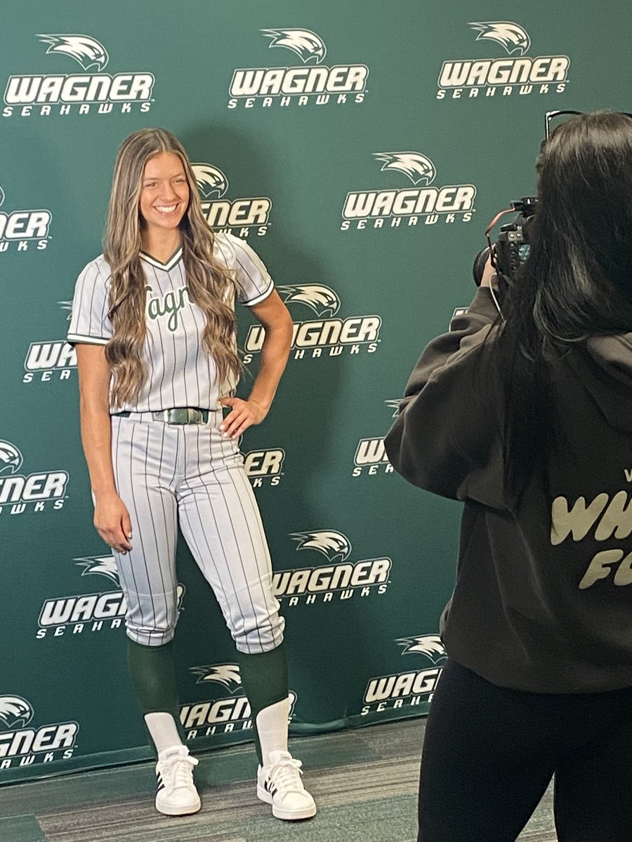 EmmaRocha2024's tweet photo. I am so happy to announce my commitment to play Division 1 softball at Wagner!! So thankful for family, coaches, friends and teammates I've had along the journey. All glory to God!! Go Seahawks🤍💚 https://t.co/xYc8BfRssU