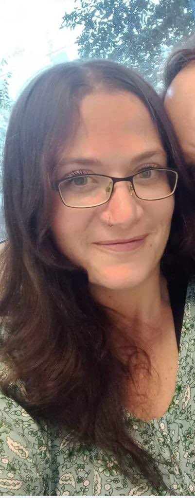 Dr_MaytalM's tweet image. Rimon, 36, was abducted from her home in Kibbutz Nirim in South Israel during Hamas’ vicious terrorist attack. Her family shares their last correspondence. Please read the 🧵 and share. 💔#BringBackOurFamily 
#IsraelUnderAttack 
#HamasISIS 
#StandWithIsrael