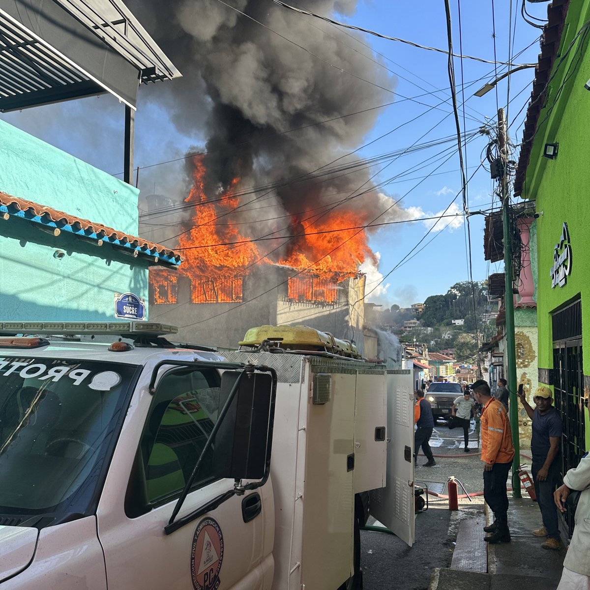 Elías Sayegh tweet media