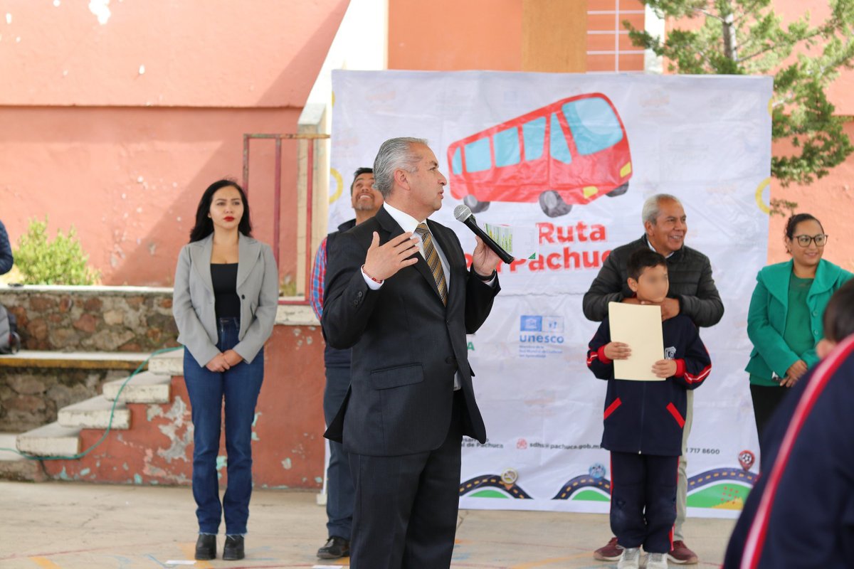 IMPA_Pachuca's tweet photo. Como lo ha instruido el Alcalde @sergiobanosr , asistimos a la "Primaria Lazaro Cárdenas", para acercar a la niñez 👧🏽🧒🏼 al programa “De Ruta por Pachuca” 😎💯 
#CiudadDelAprendizaje
@MeloMichlle  @RubenEscalanteM @PachucaGob https://t.co/z2XXPJpbFM