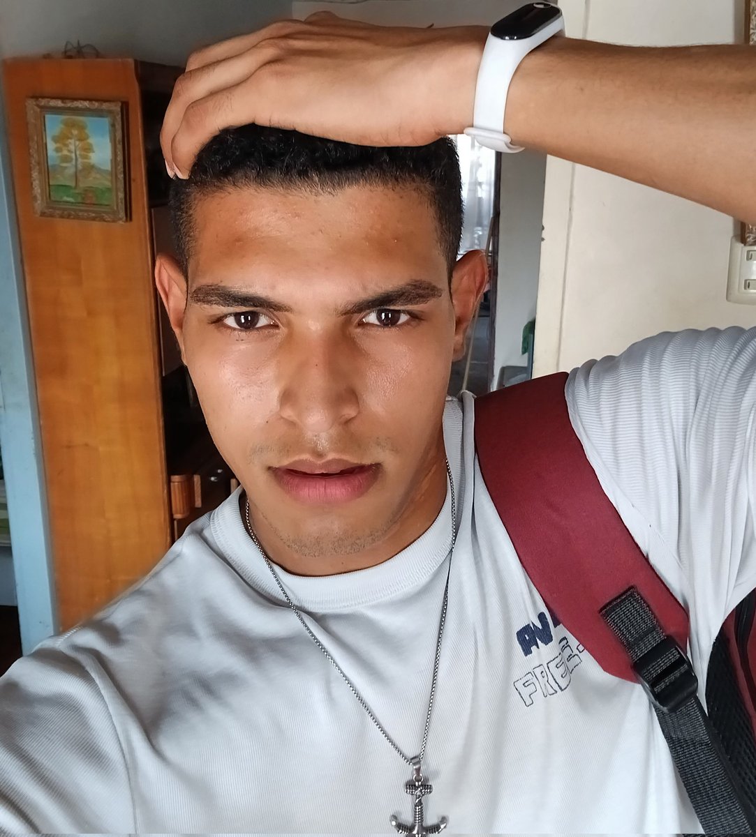 ant69786's tweet photo. Hace como calor no 🥵 https://t.co/b74UWH76tE