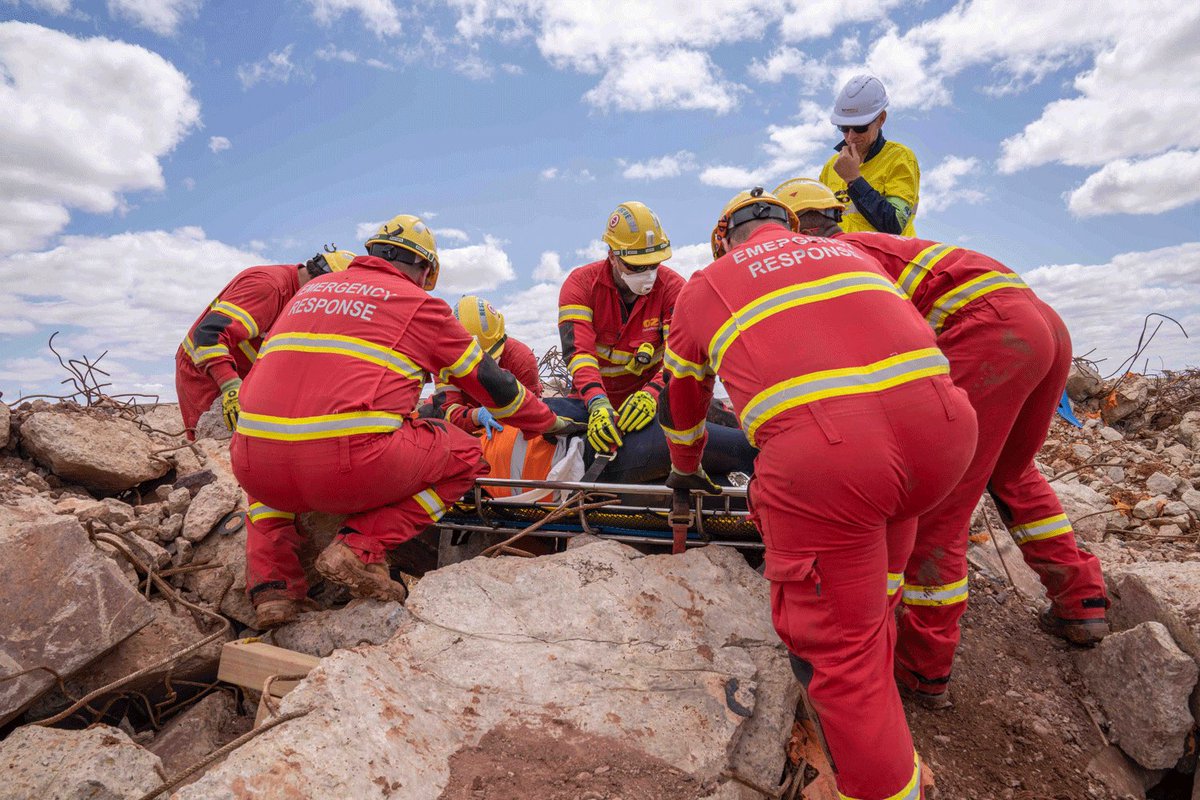 rfdsSANT_EGMMRS's tweet photo. Looking for something to do in regional SA this weekend? Head on over to Whyalla where #rfdsSANT crews will be helping out for the 14th #SAMERC SA Mines Emergency Response Competition, testing the teams responding to a mine emergency 👷‍♀️
1/🧵 https://t.co/2W2Gbq7dEo