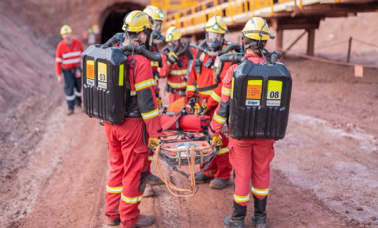 rfdsSANT_EGMMRS's tweet photo. Looking for something to do in regional SA this weekend? Head on over to Whyalla where #rfdsSANT crews will be helping out for the 14th #SAMERC SA Mines Emergency Response Competition, testing the teams responding to a mine emergency 👷‍♀️
1/🧵 https://t.co/2W2Gbq7dEo
