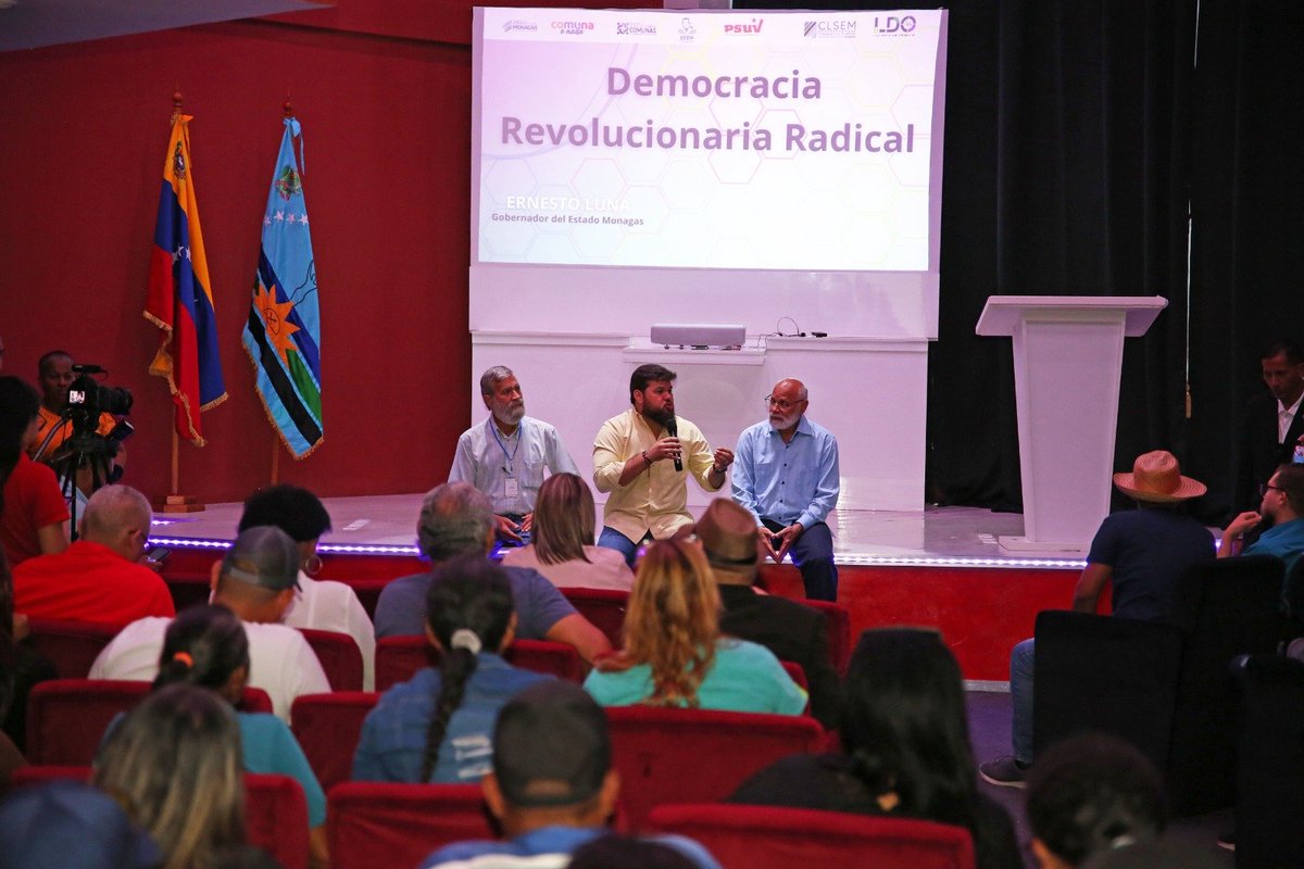 Gobernador Ernesto Luna relanza la Escuela de Formación Popular en Monagas goo.su/uEgtYZ