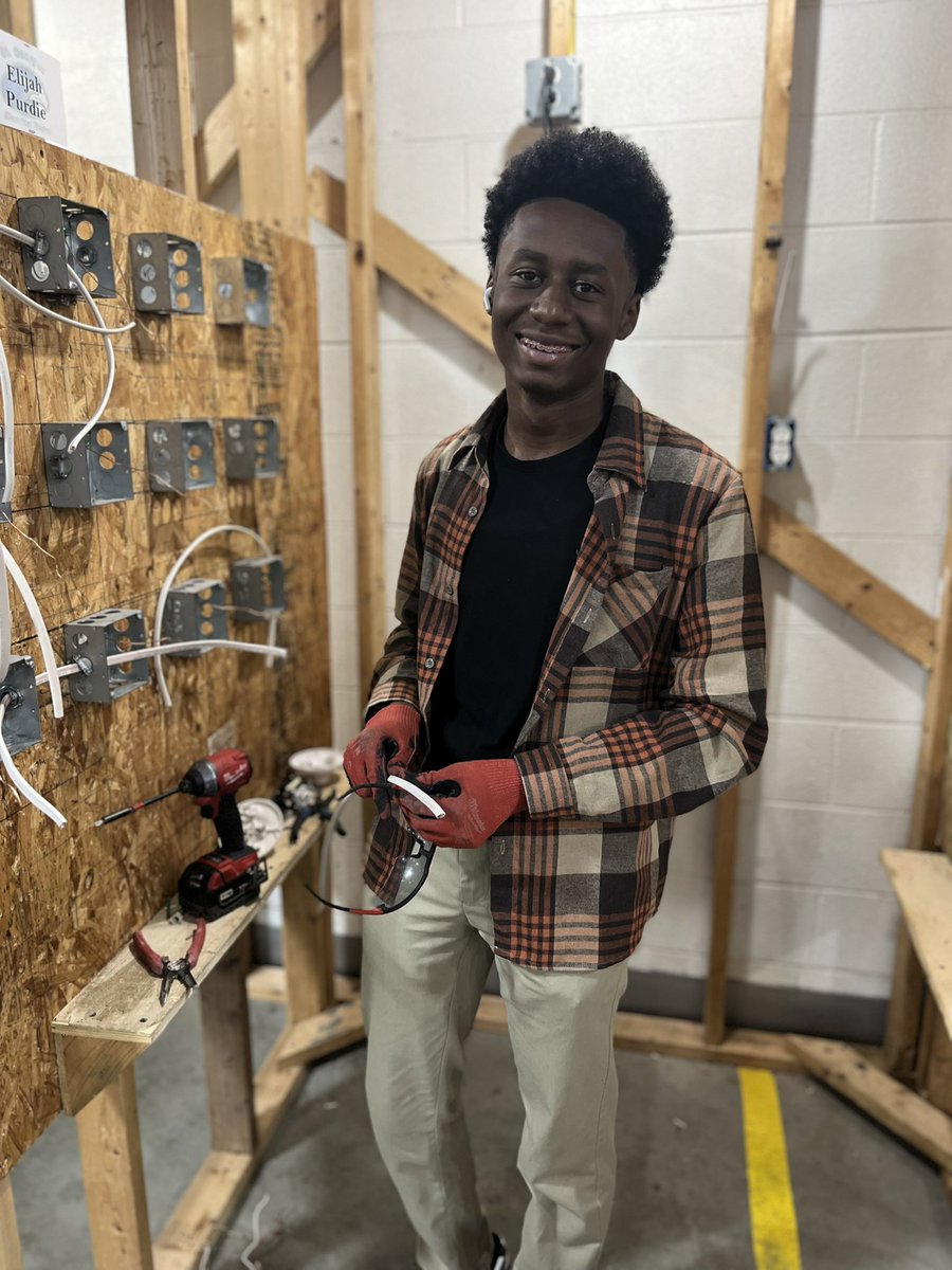 Loved talking to this @St_GeorgesTHS electrical student about his career and what’s working in classrooms. One of the many faces that proves #NCCVTWorks @shanta_reynolds @Supt_Jones @NCCVoTech