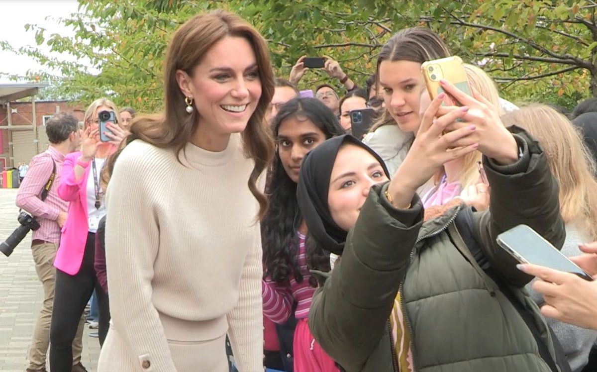 Picture of the day. #Nottingham If this was me I’d definitely silently drop that one into a family group chat with zero context. Lovely to see the Princess raising smiles @TrentUni today as part of a visit to look at work to support students with their mental health.