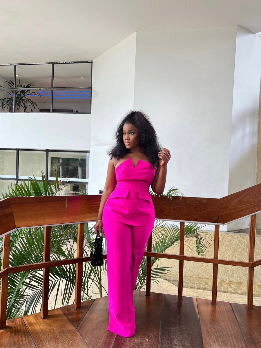 Official_CeeC tweet picture