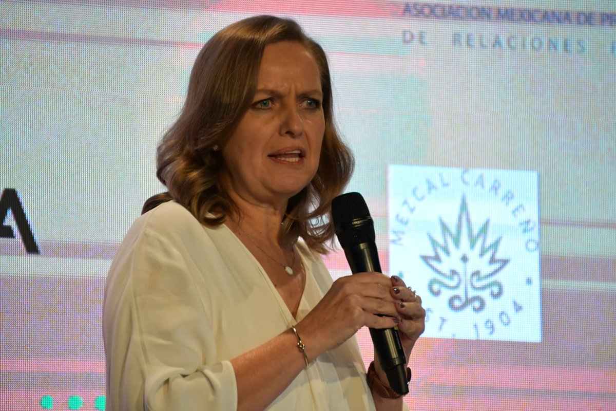 Las relaciones públicas están llenas de satisfacciones y retos, donde tenemos la posibilidad para mejorar a México. Lic. <a href="/LiFresnedo/">Lidya Fresnedo</a> Pdte. Entrante de <a href="/PRORPMexico/">PRORP</a> .