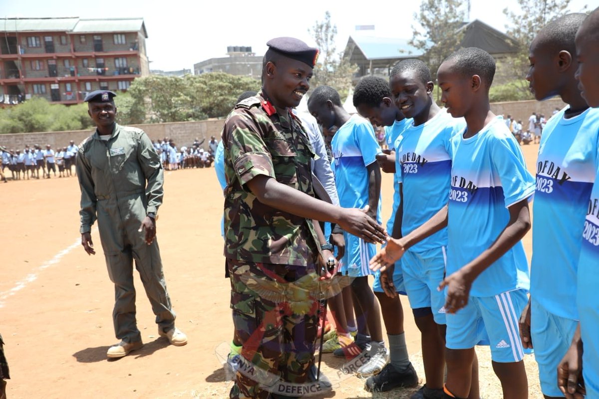 KDF troops stationed at Kenya Army Corps of Aviation (KACA), led by Col Antony Maina, today took part in various Civil-Military Cooperation (CIMIC) activities for the various schools located at Embakasi. bit.ly/48RHlOK