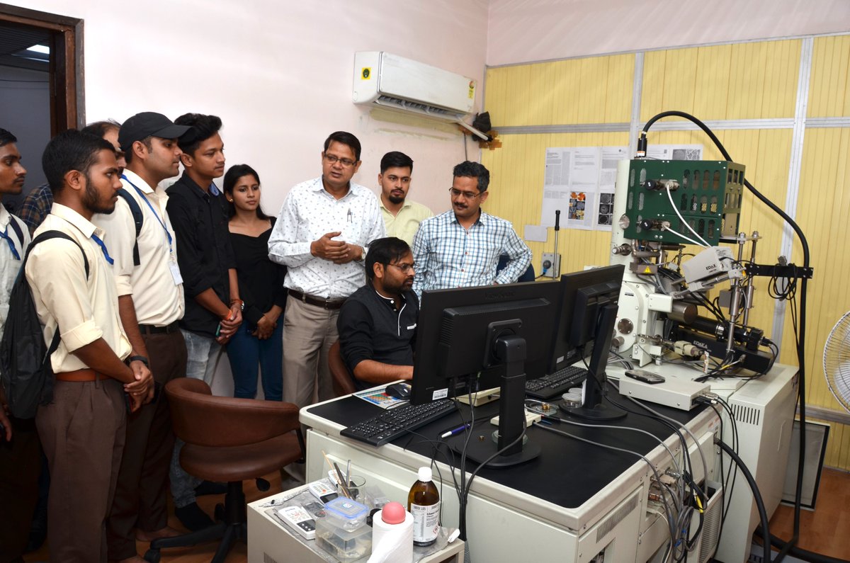 BSIP_official's tweet photo. The Center for Promotion of #Geoheritage &amp; #Geotourism (#CPGG-#BSIP) marked the 2nd day of #EarthScienceWeek with engaging laboratory &amp; museum visits, offering students a unique opportunity to explore the fascinating world of #fossils.
@IndiaDST @DrJitendraSingh @PMOIndia https://t.co/vRuCAILu2B