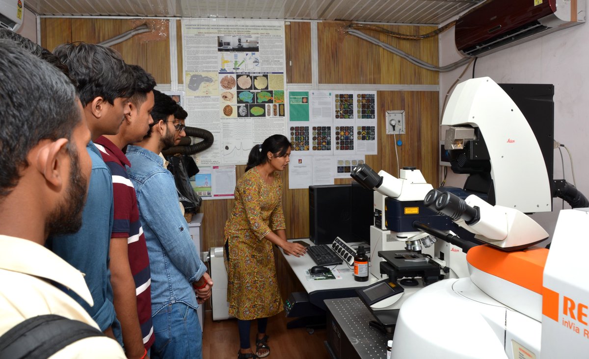 BSIP_official's tweet photo. The Center for Promotion of #Geoheritage &amp; #Geotourism (#CPGG-#BSIP) marked the 2nd day of #EarthScienceWeek with engaging laboratory &amp; museum visits, offering students a unique opportunity to explore the fascinating world of #fossils.
@IndiaDST @DrJitendraSingh @PMOIndia https://t.co/vRuCAILu2B