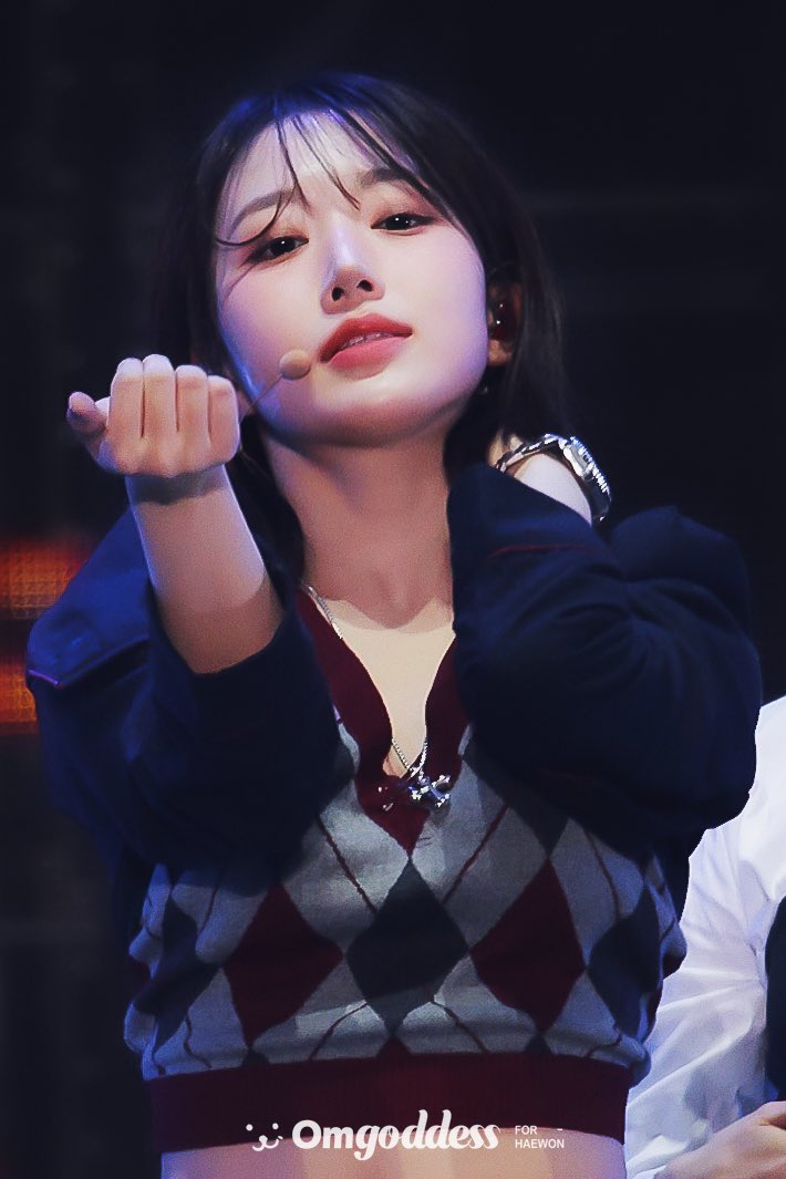 Om_goddess_hw's tweet photo. 231010 TMA HQ

당신은 나한테 부르시겠습니까?
바로 가십니다🥺🥵

#NMIXX  #엔믹스
#HAEWON #해원 
#へウォン #海嫄 https://t.co/2fYyGf3cOa
