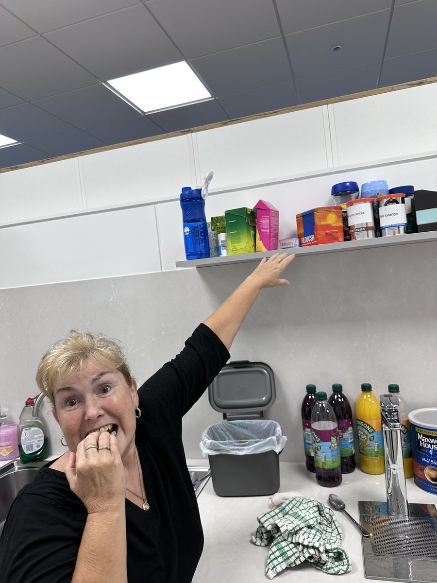 StephLeTissier's tweet image. There’s a #conspiracy against me at work…. 😂😂😂😂 #verticallychallenged #shortism
