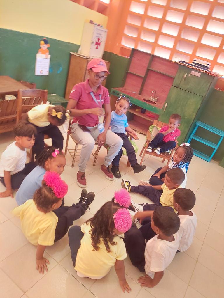 Facilitadora del infocentro Juan Evangelista Echarry realiza Conversatorio sobre el ciber Bullying a los  niños y niñas del preescolar CEIS Gladys Acosta Bello
#CianciaParaLaVida 
#JuventudPatriotica 
<a href="/NicolasMaduro/">Nicolás Maduro</a>

<a href="/Gabrielasjr/">Gabriela Jiménez</a> 
<a href="/LaRosaInfoVE/">LaRosaInfoVE</a> 
<a href="/BrigadaLaGuaira/">@BrigadaBCHCHLaGuaira</a>
<a href="/Vzla_Fundacion2/">Vzla_Fundacion</a>