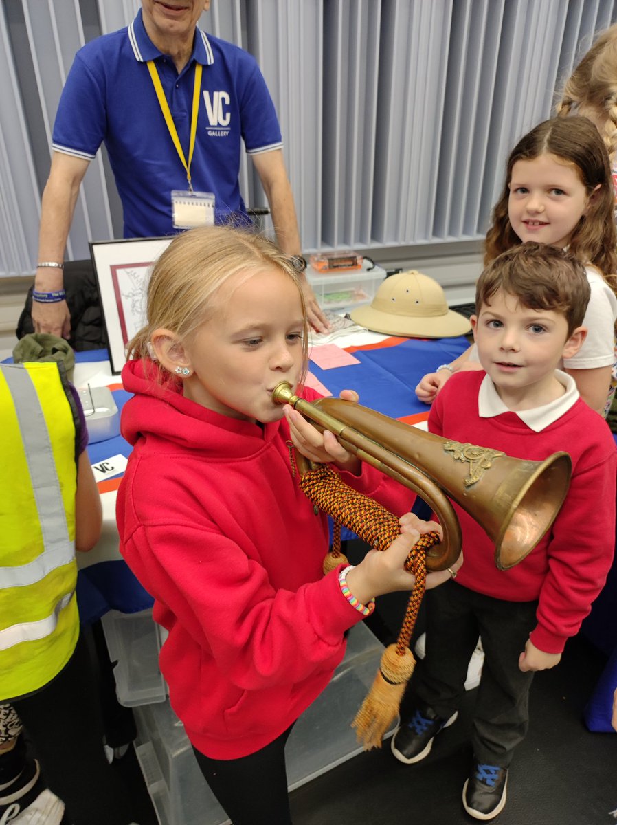 MiniExplorersPD's tweet image. Our #ServiceChildren group enjoyed a fun packed day as part of the Armed Forces Festival @SSCECymru thanks to @HHVCSchool for hosting us and to @TheVCGallery 🎖️ @ForcesFitness 🏃‍♀️ #ForcesFamily ❤️ very proud of our pupils #teamwork 🤝