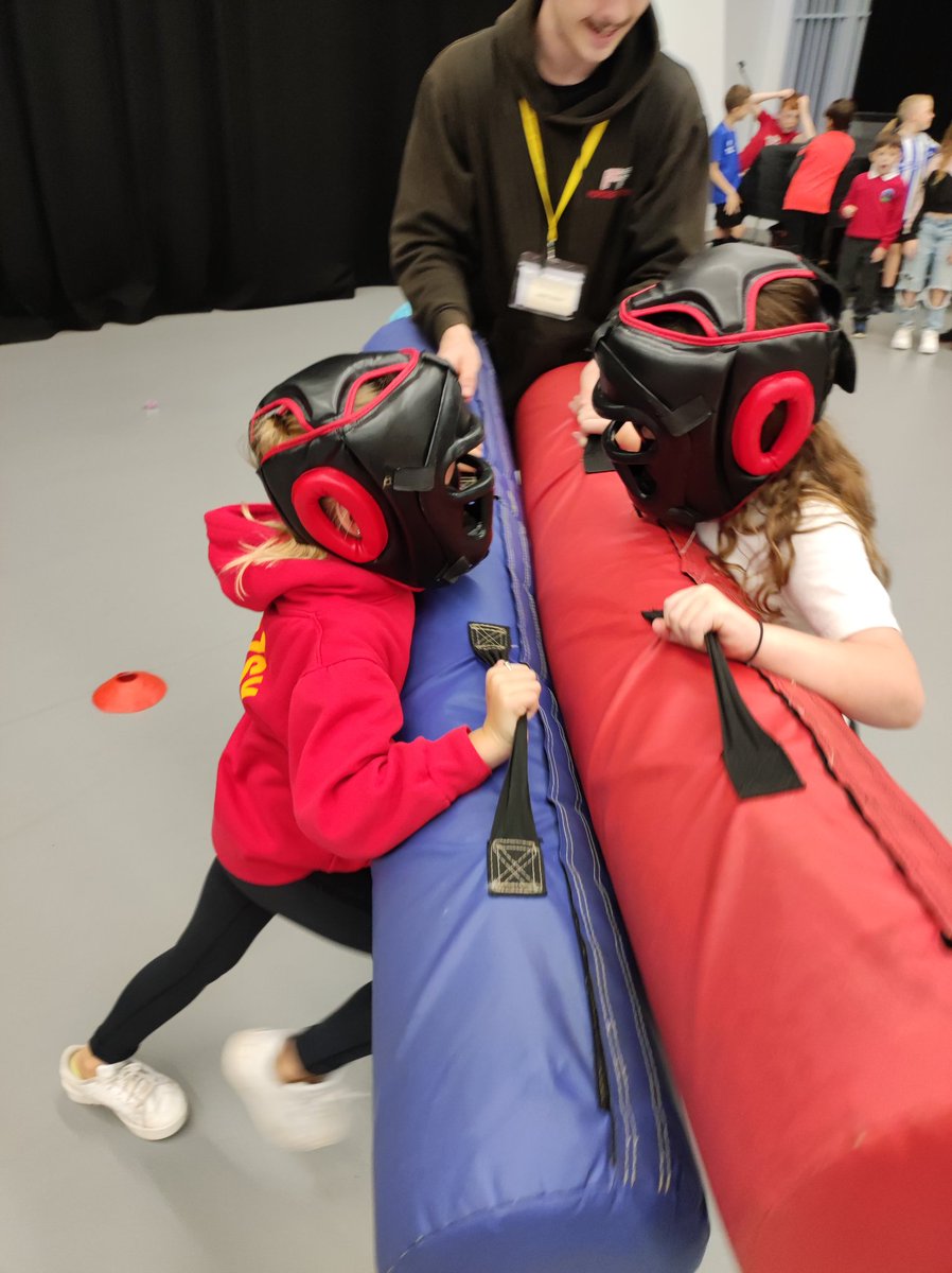 MiniExplorersPD's tweet image. Our #ServiceChildren group enjoyed a fun packed day as part of the Armed Forces Festival @SSCECymru thanks to @HHVCSchool for hosting us and to @TheVCGallery 🎖️ @ForcesFitness 🏃‍♀️ #ForcesFamily ❤️ very proud of our pupils #teamwork 🤝