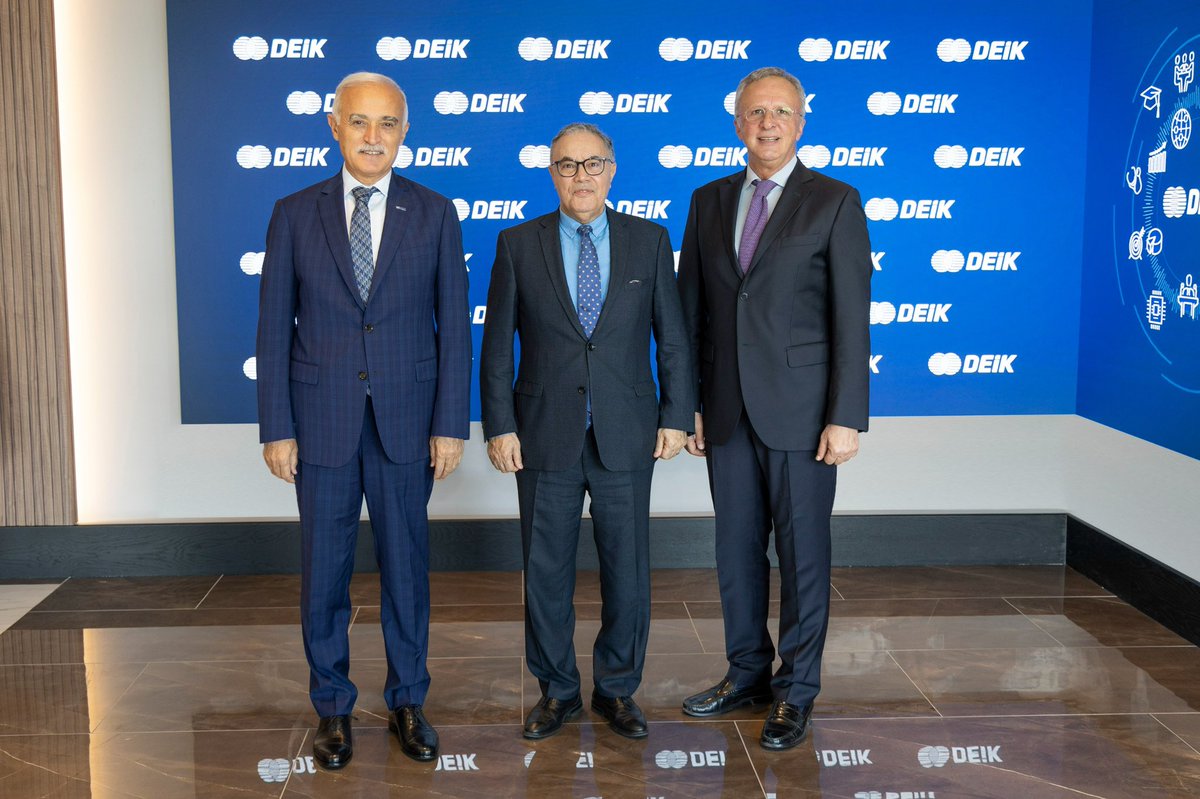 Cezayir Demokratik Halk Cumhuriyeti'nin Ankara Büyükelçisi Amar Belani'yi Türkiye-Cezayir İş Konseyi Başkanımız Mesut Toprak ile <a href="/deikiletisim/">Dış Ekonomik İlişkiler Kurulu - DEİK</a>'de ağırladık.

Büyükelçi ile 🇹🇷 - 🇩🇿 arasındaki ticari ilişkilerimizi, enerji, sağlık, tarım, demir yolu ve denizcilik başta olmak üzere