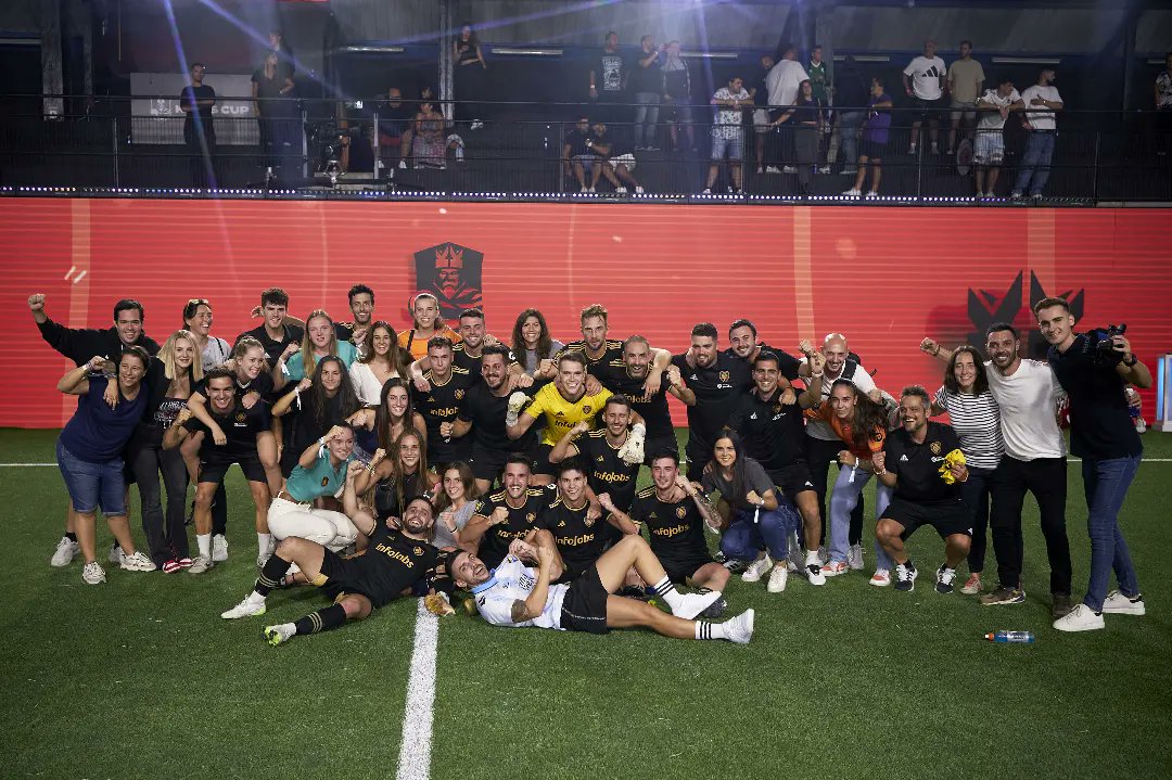 Raauul_10's tweet photo. NOS VAMOS A MÁLAGA!🦁 

Trabajo brutal de todo el equipo. Nos queda el último pasito. 

Queremos esta Kings Cup👑 https://t.co/7YYxYFVjgV