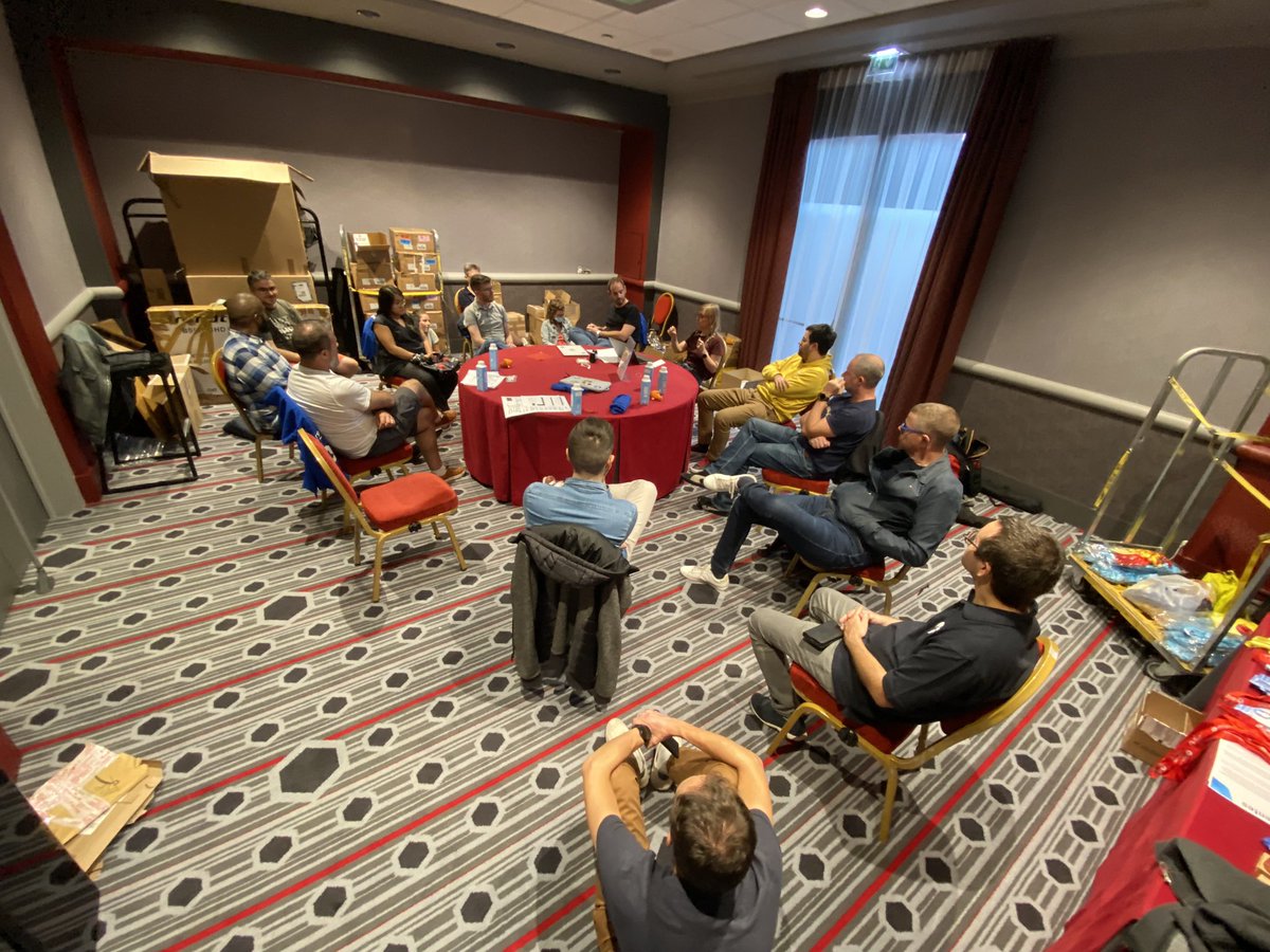 beoneself's tweet image. Dernière réunion @afup avant le #ForumPHP