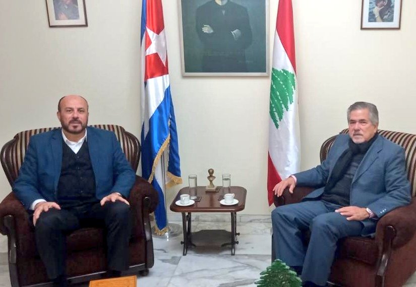 FelixLlerenaCUB's tweet photo. Hace unos meses el jefe de la Misión de #Cuba en el Líbano, Jorge León reiteraba el apoyo del régimen cubano a Hamás, en compañía de Ahmed Abdel-Hadi, uno de los líderes de este grupo terrorista.

#Cuba es un país Patrocinador del Terrorismo Internacional.

@UEenCuba @USEmbCuba https://t.co/Jxam6aFZG9
