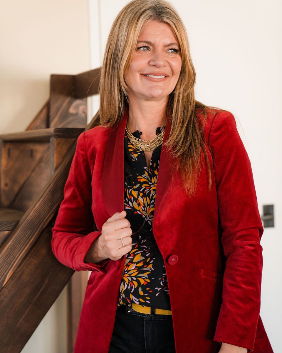 cabiclothing's tweet photo. Don't miss out on the Ford Jacket!

The New Arrivals Charm Collection is available exclusively though your #cabiStylist! Contact her today to make your reserve requests. Take a closer look: https://t.co/nun5yAe7rp https://t.co/sDlssnC4zN
