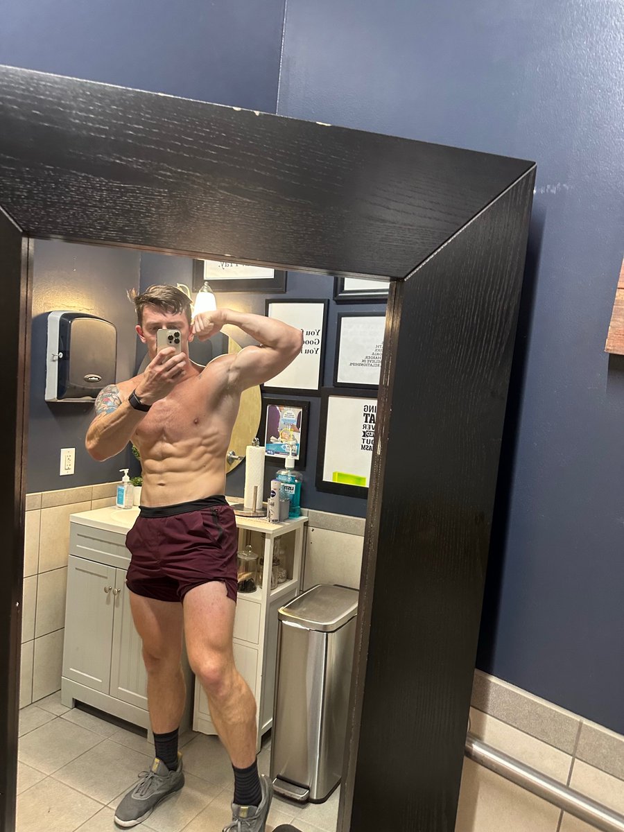 ElijahGreene_'s tweet photo. For my friends that find it impossible to put on weight, know there’s a way. 

Never give up on what you want to do for any reason. Strive to be better every day. https://t.co/OUW8u3gvu6