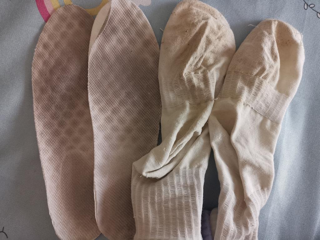 想尝尝可以试试，比较重口的袜子和鞋垫，口嚼面包，菊花棒棒糖
#原味袜子 #原味内内 #黄金圣水 #定制视频 #原味棉袜 https://t.co/FBJTlZovez