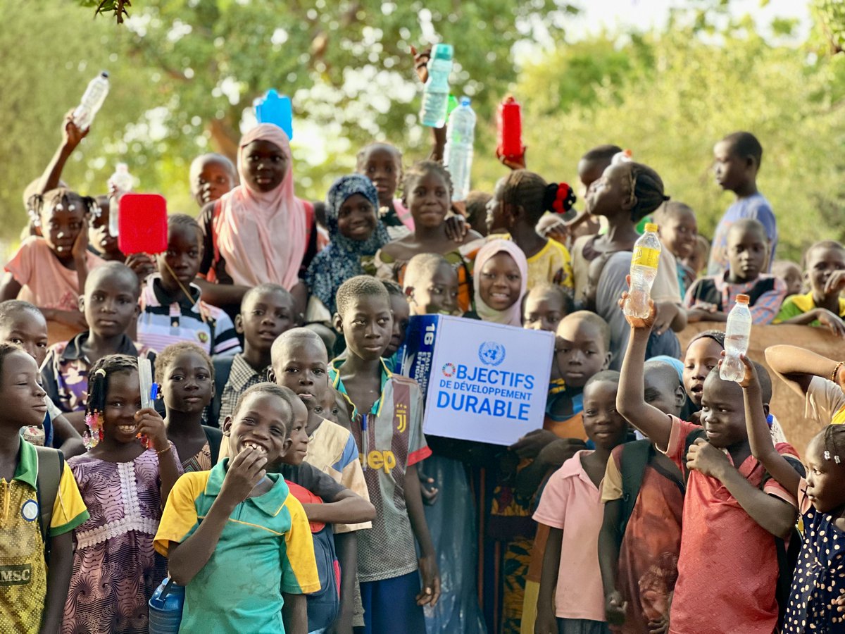 936 élèves dont plus de 600 PDI bénéficient d’eau potable avec l’implantation d’une pompe à motricité humaine dans la cour de l’école TAMSIN_EST_A du secteur 10 de la ville de Ouahigouya. Cet appui du <a href="/PNUD_BFA/">Le PNUD au Burkina Faso 🇧🇫</a> permet aux élèves d’être propres et d’éviter les maladies hydriques.
